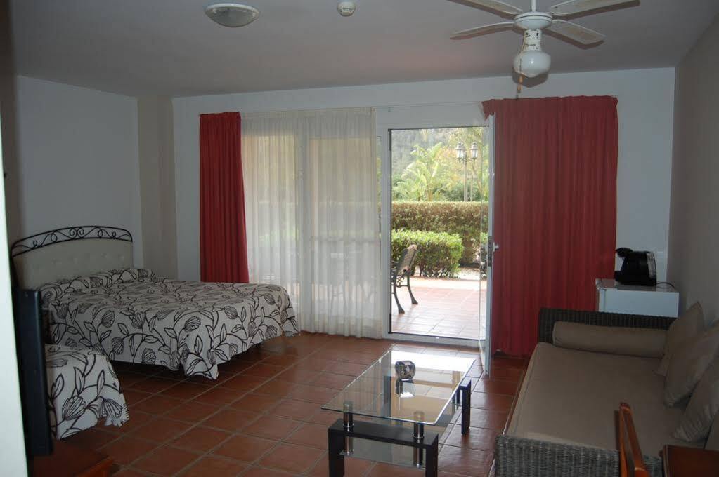Events Hotel La Plantacion فينيسترات المظهر الخارجي الصورة
